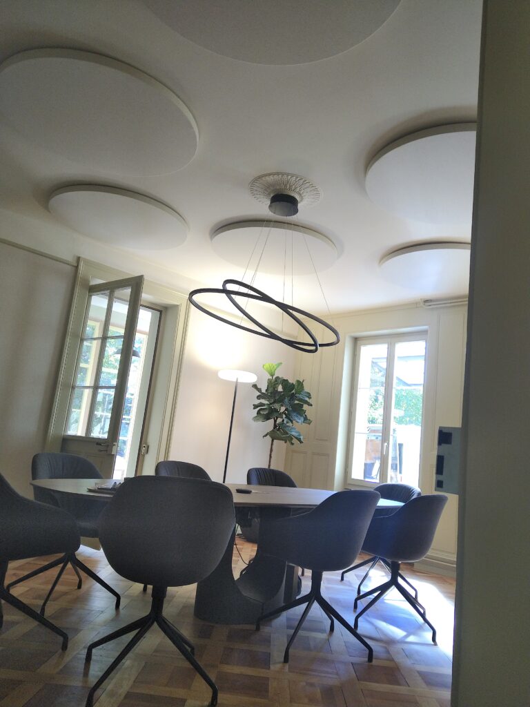 STEREO runde Deckenpanels Acoutech GmbH raumakustische Systeme Lachen Schweiz