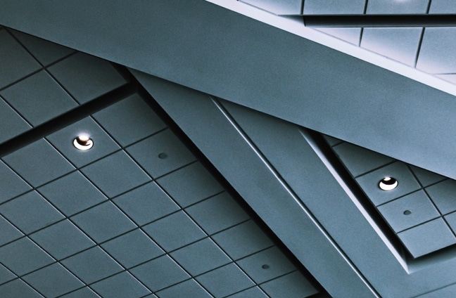 Invisible, efficace, durable/ Acoustique derrière le plafond