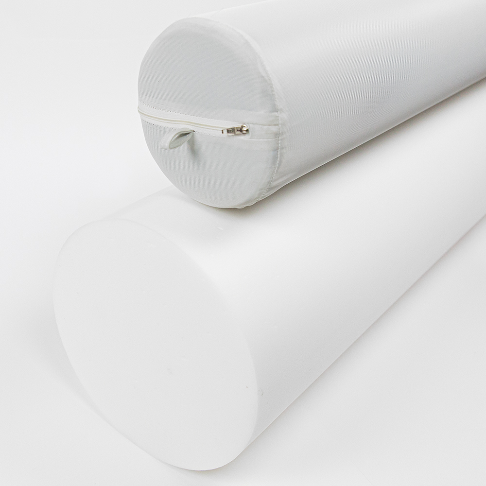 acouFoam Zylinderabsorber 4 Zwei weisse Zylinderabsorber übereinander – oben mit Textilbezug und Reissverschluss, unten in Rohschaum freigestellt